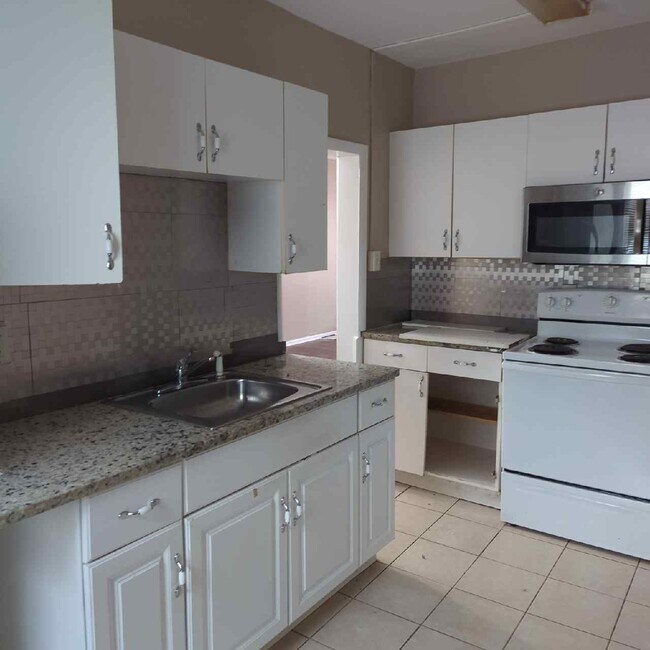 Foto del edificio - 320 W 31st St