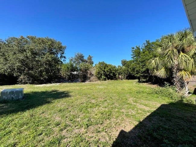 Foto del edificio - 3 bed 2 bath duplex