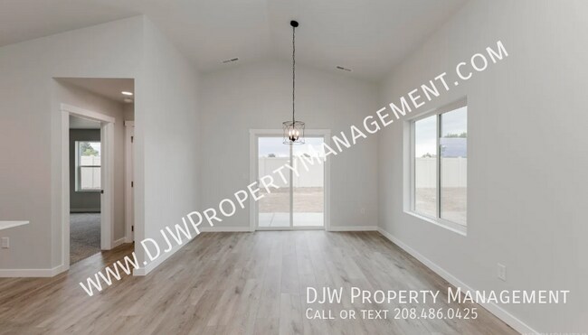 Foto del edificio - 2252 N Carly Ave