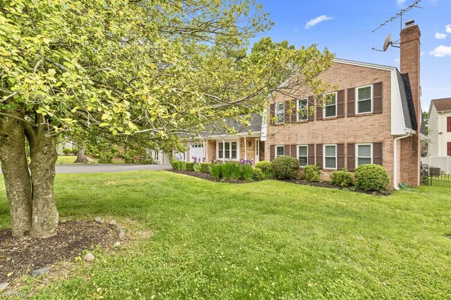 Building Photo - 4 br, 2.5 bath House - 14530 Dufief Mill Rd