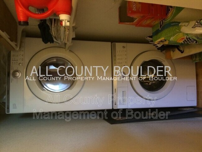 Foto del edificio - 5550 Stonewall Pl