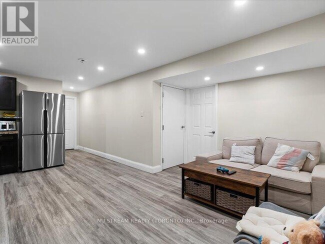 Building Photo - 51 Grattan St