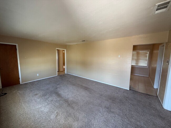 Foto del edificio - 2bed/ 1bath convenient  to CAFB