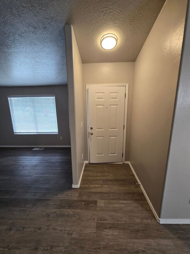 Foto del edificio - Pet Friendly, Single Level 3bed : 2bath Ho...