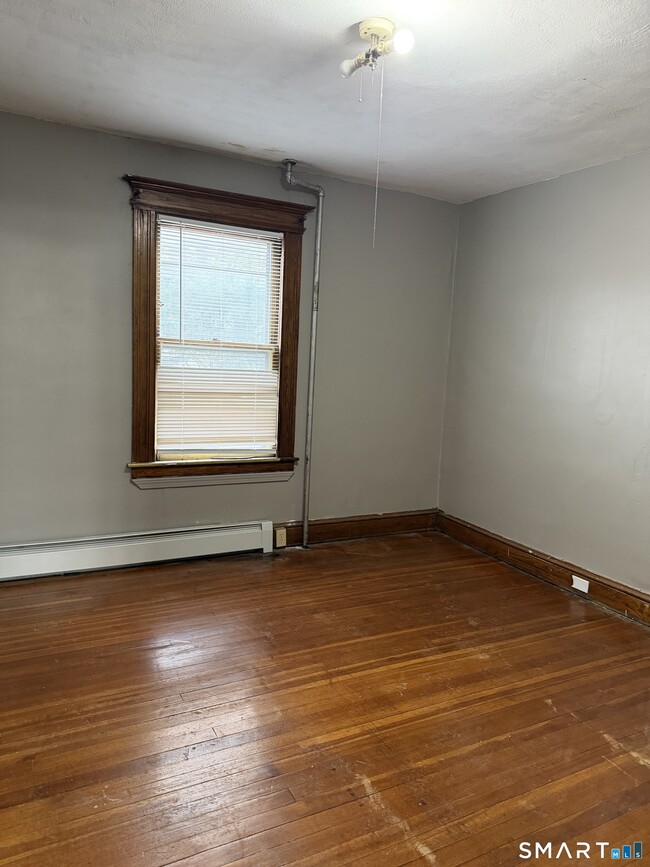 Building Photo - 16 St Lawrence St