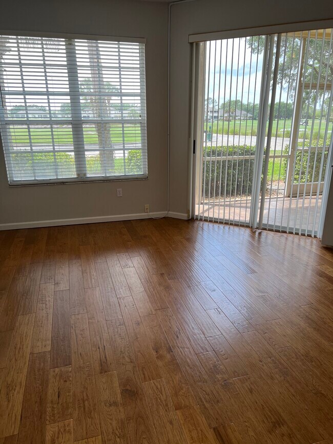 Foto del edificio - 407 Enclave Pl
