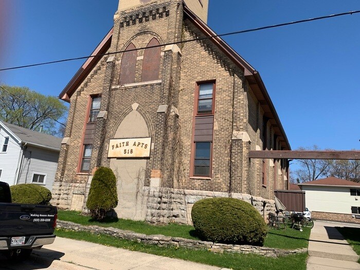 Primary Photo - 1 Bedroom Neenah-Utilities Included