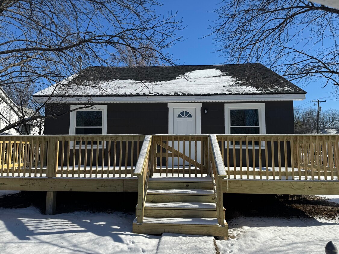 Foto principal - 817 Shelby Ave