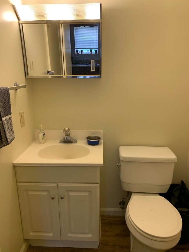 Building Photo - Duplex for Rent