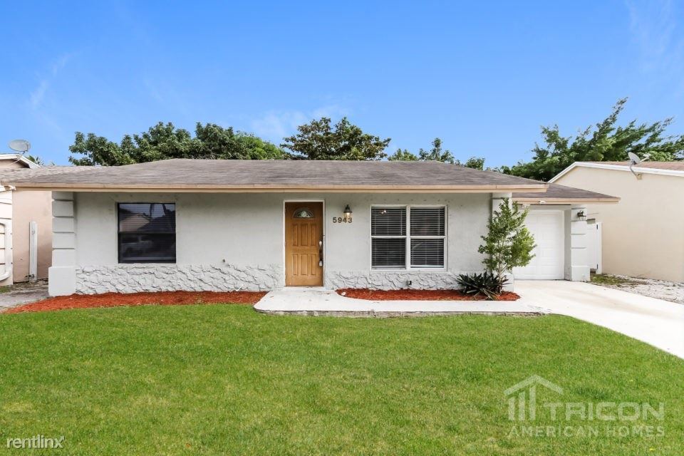 Primary Photo - 5943 Ithaca Cir W