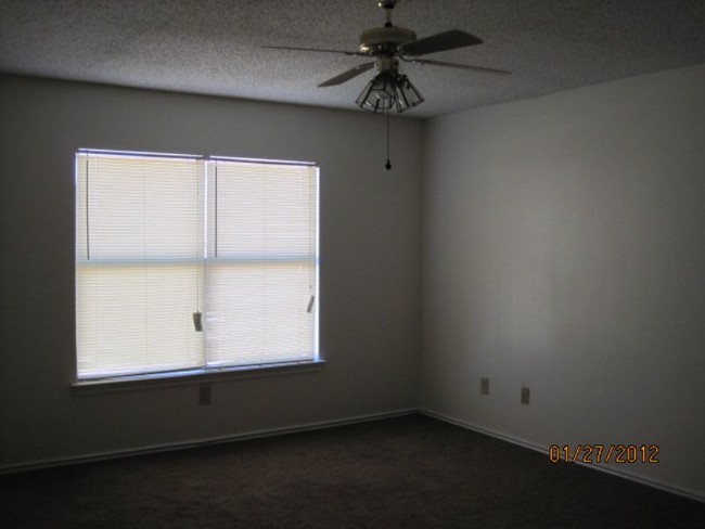 Building Photo - 6520 Beech Trail Dr