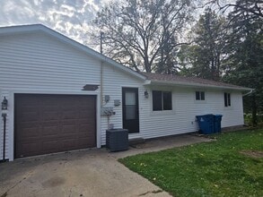 Building Photo - 1447 Kennedy Ave