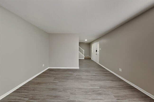 Building Photo - 8415 Sparkling Springs Dr