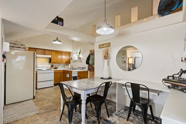 Foto del edificio - 7111 E Mansfield Ave