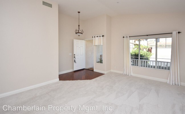 Building Photo - 3 br, 2 bath House - 2215 Rockview Glen