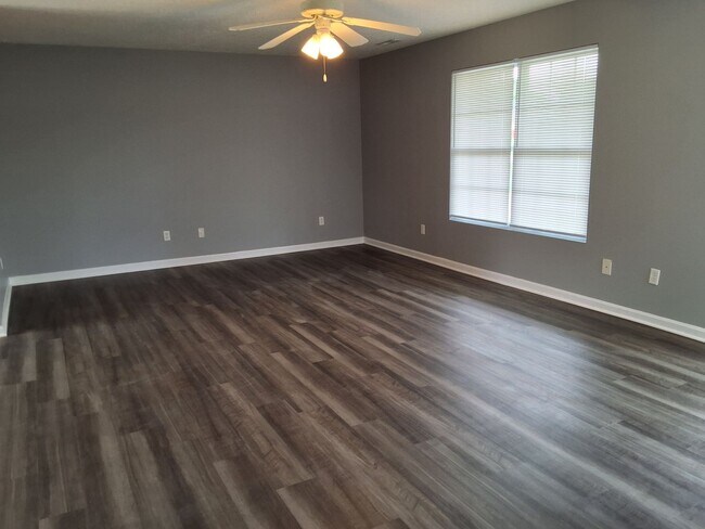 Building Photo - 21 Astaire Dr