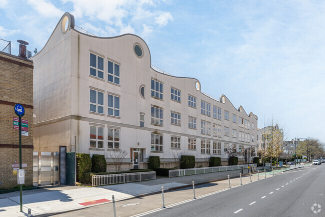 Vista alternativa. - The Breakers at Sheepshead Bay Condominium