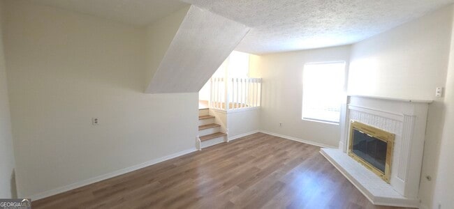 Building Photo - 330 Knoll Ridge Ct