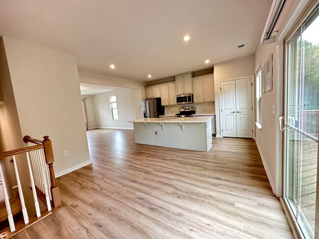 Building Photo - 742 Channing Park Cir