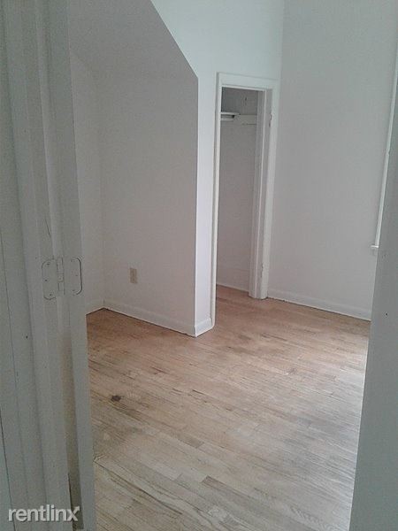 Foto del edificio - 644 E Division St