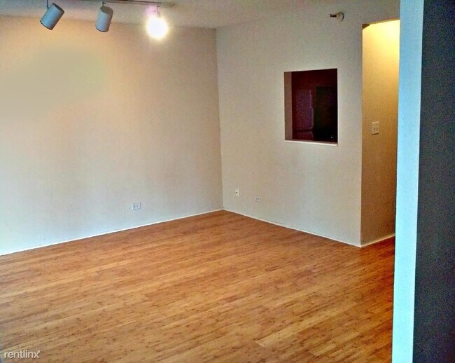 Foto del edificio - 1 br, 1 bath Condo - 10 E Ontario St APT 1...