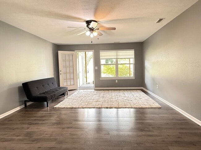 Building Photo - 1401 Millbrook Trail