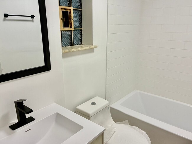 Building Photo - 4632 Friendship Ave