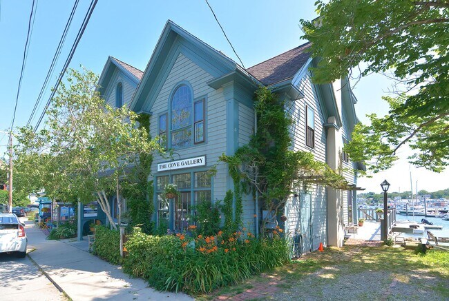 Foto del edificio - Winter Rental: Waterfront 3 Bed/3 Bath on Rocky Neck