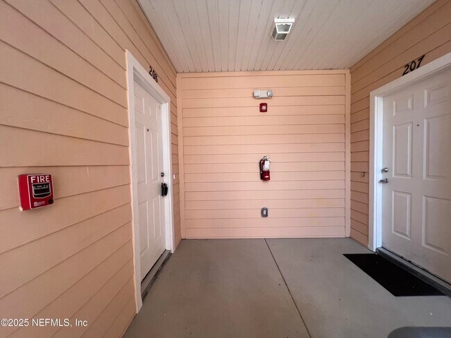 Foto del edificio - 4990 Key Lime Dr
