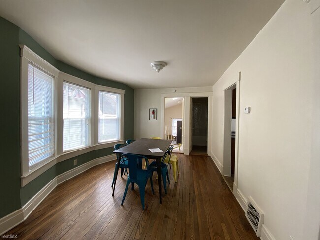 Foto del edificio - 6 br, 2.5 bath House - 732 S Division St