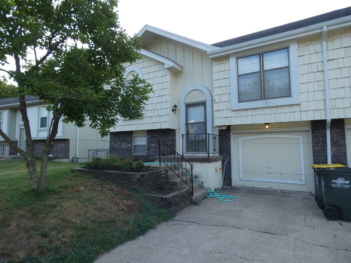 Primary Photo - Beautiful Updated Town Home!