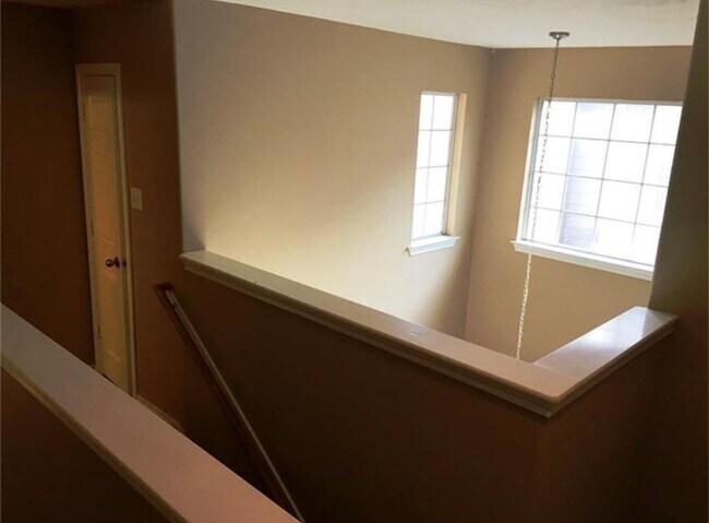 Foto del edificio - 17203 Oakwood Chase Dr