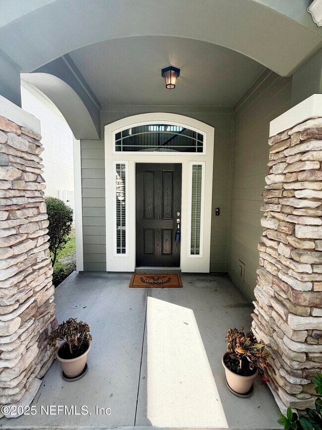 Building Photo - 14462 Serenoa Dr