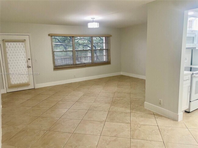 Foto del edificio - 801 SW 133rd Ter
