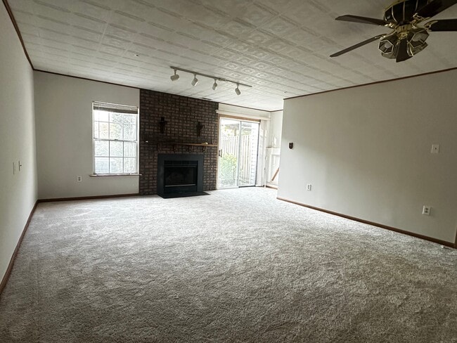 Building Photo - 2558 Ambling Cir
