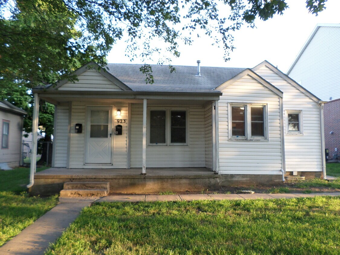 Bluemont 923 Apartment for Rent in Manhattan, KS