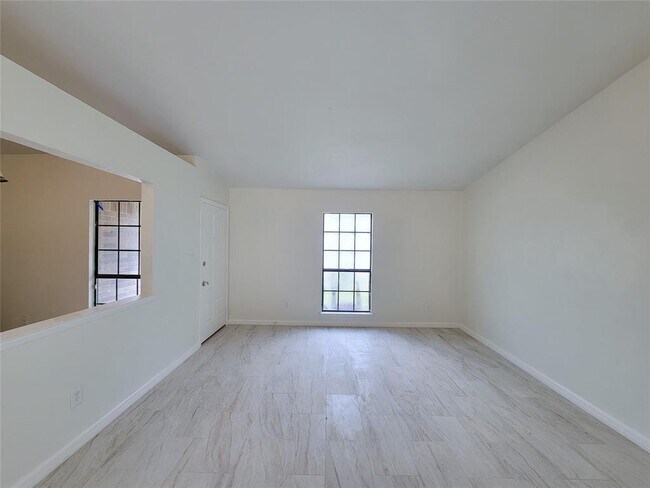 Building Photo - 17511 Ranch Country Rd