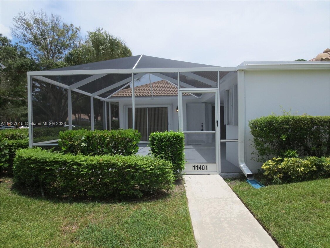 Primary Photo - 11401 Myrtle Oak Ct