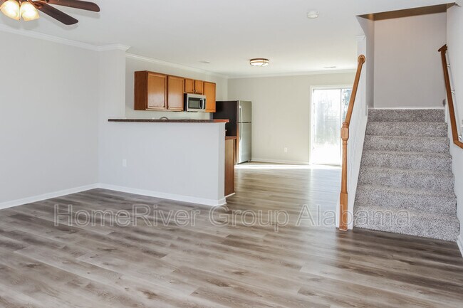 Building Photo - 235 Bermuda Lakes Dr