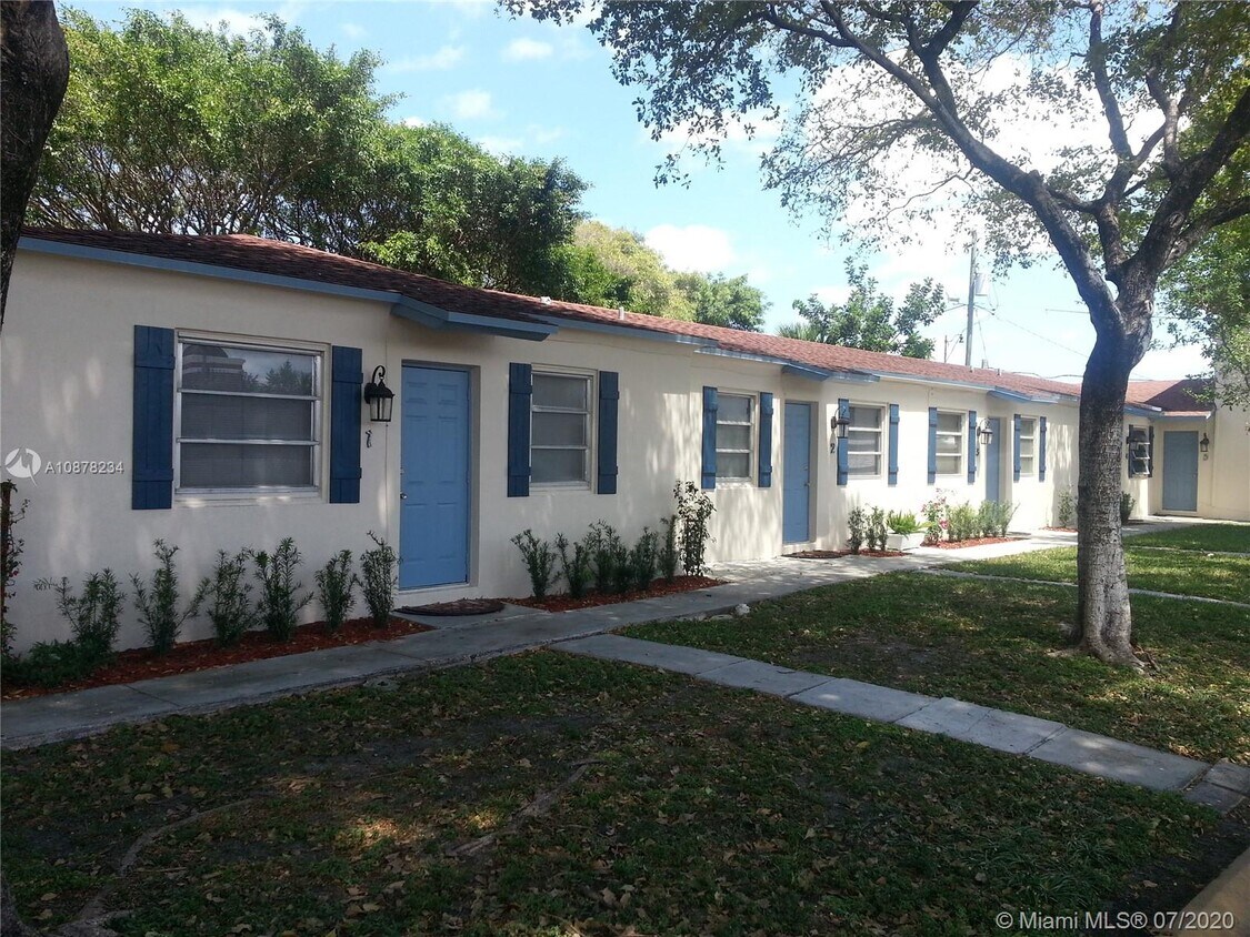 Primary Photo - 1005 N 18th Ct