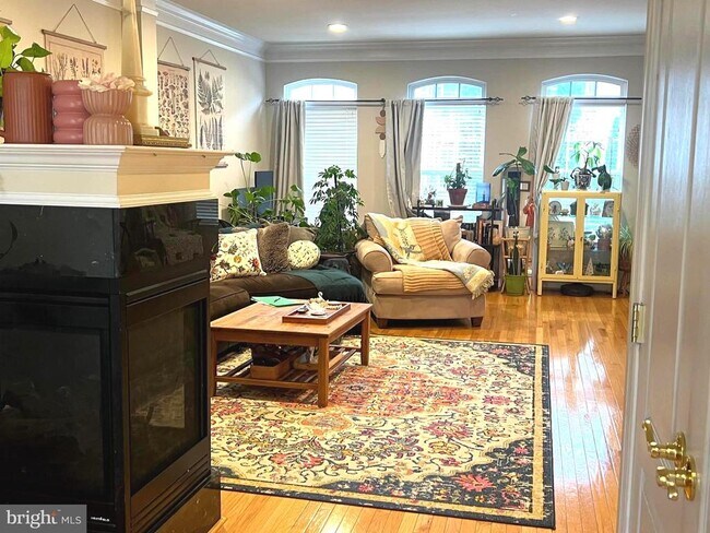 Foto del edificio - 7039 Little Thames Drive