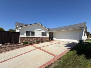 Building Photo - 8105 Tiara St