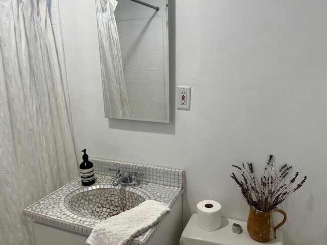 Foto del edificio - 4226 Gentry Ave