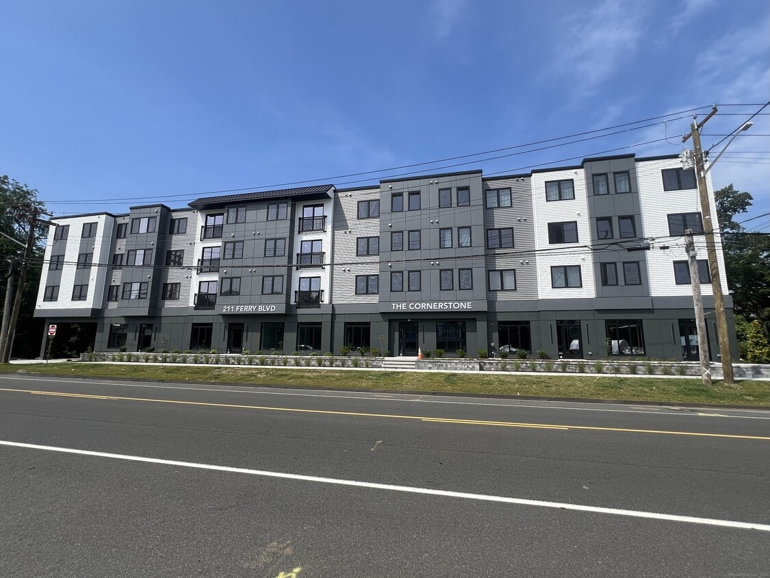 Primary Photo - 211 Ferry Blvd