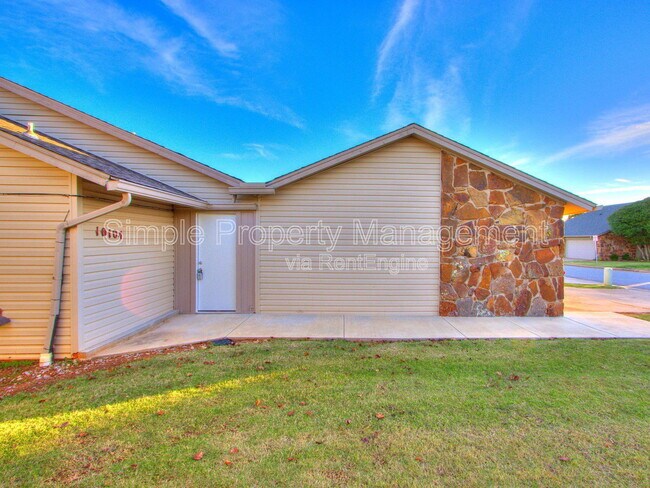Foto del edificio - 10104 Shadowridge Dr
