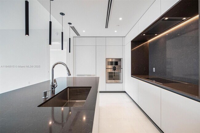 Foto del edificio - 300 Biscayne Blvd Way