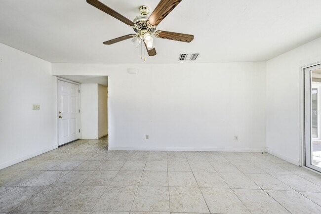 Foto del edificio - 929 S Ranger St