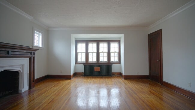 Building Photo - 1082 Avenue Rd