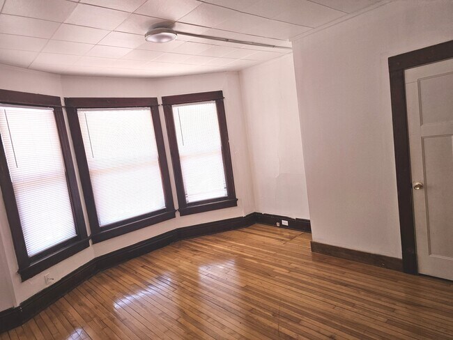 front bedroom - 127 N Franklin St