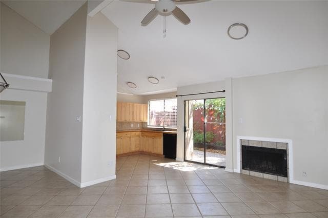 Building Photo - 4242 N Capistrano Dr